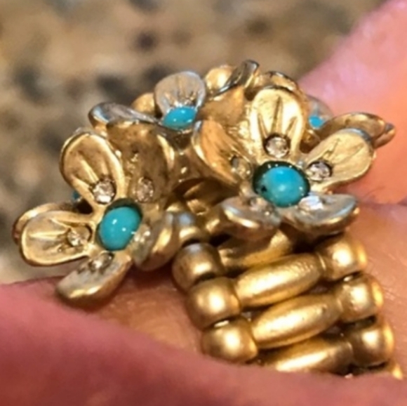 NWT Boho Floral Ring with Stretch Band Stocking Stuffer - Picture 4 of 4